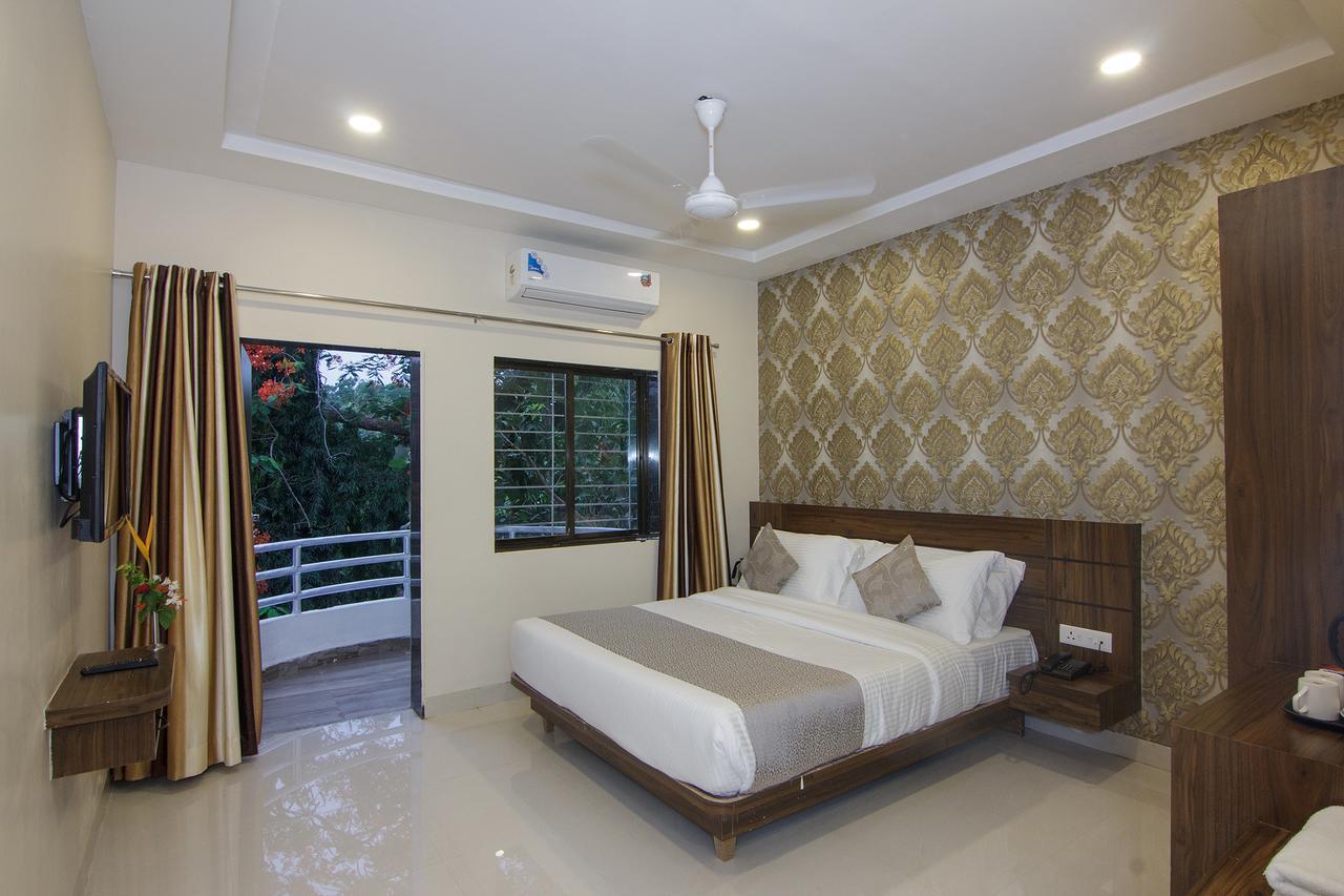 Strand Resort Лонавала Экстерьер фото